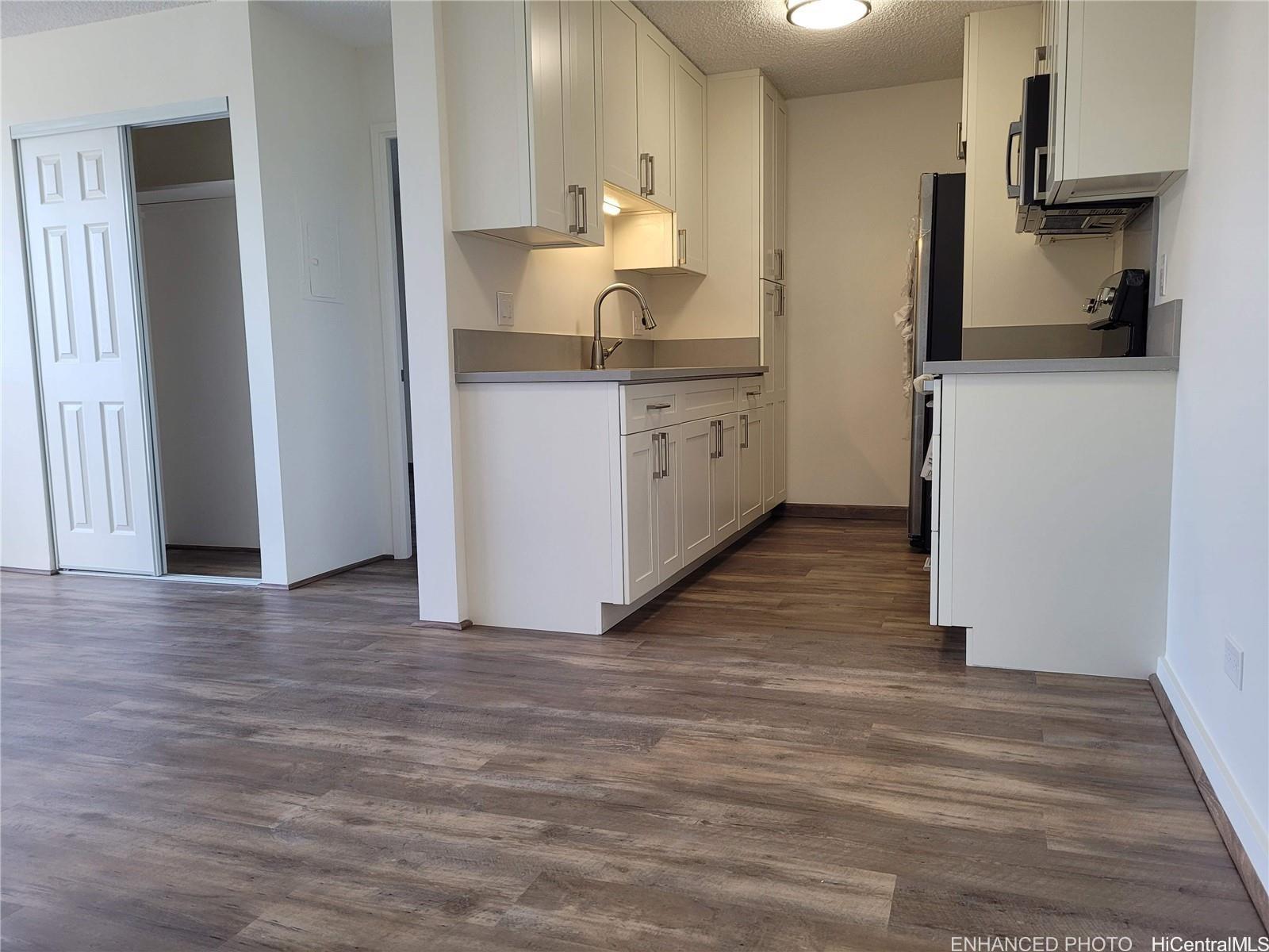 Liliha Square condo # 3B, Honolulu, Hawaii - photo 4 of 10