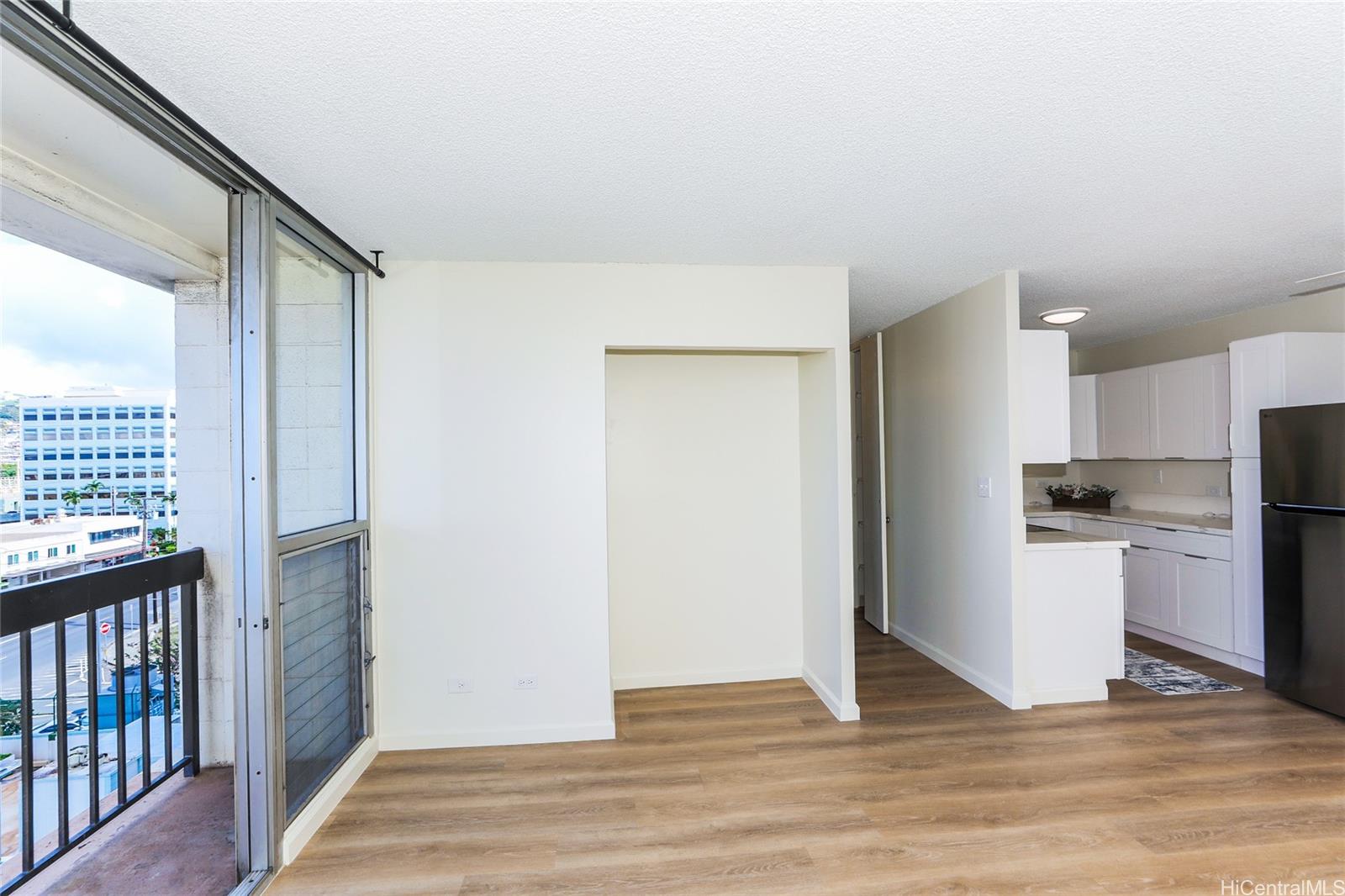 Liliha Square condo # 7F, Honolulu, Hawaii - photo 3 of 25