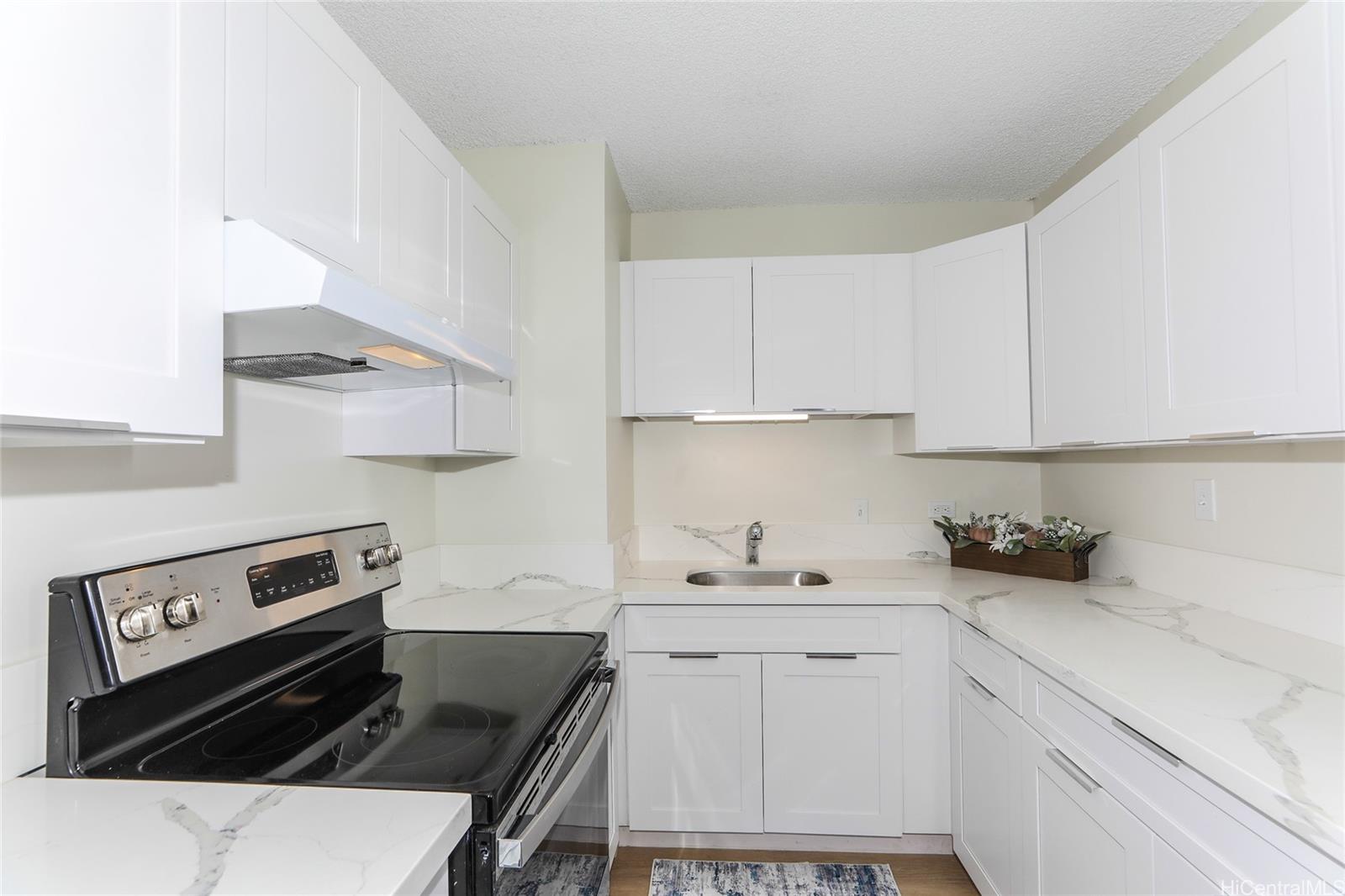 Liliha Square condo # 7F, Honolulu, Hawaii - photo 4 of 25