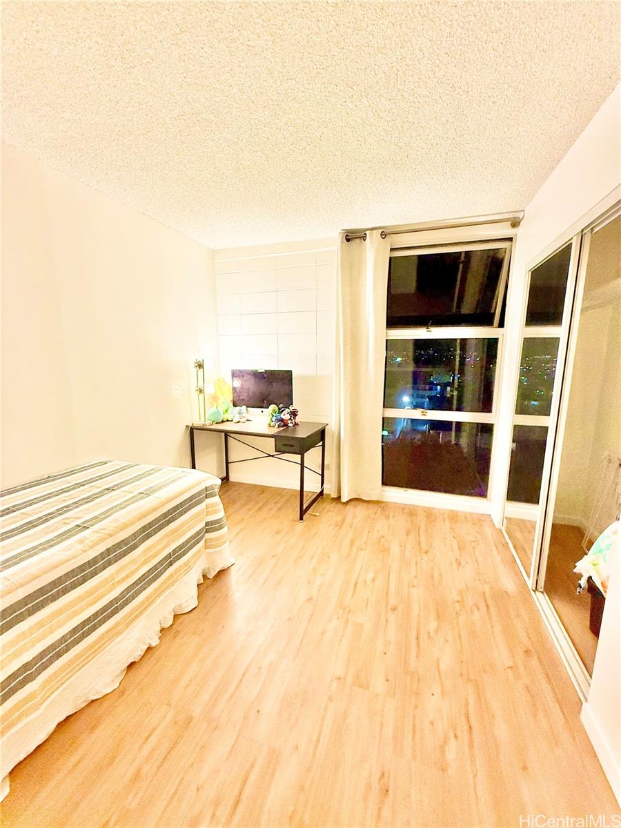 Liliha Square condo # 7G, Honolulu, Hawaii - photo 4 of 5