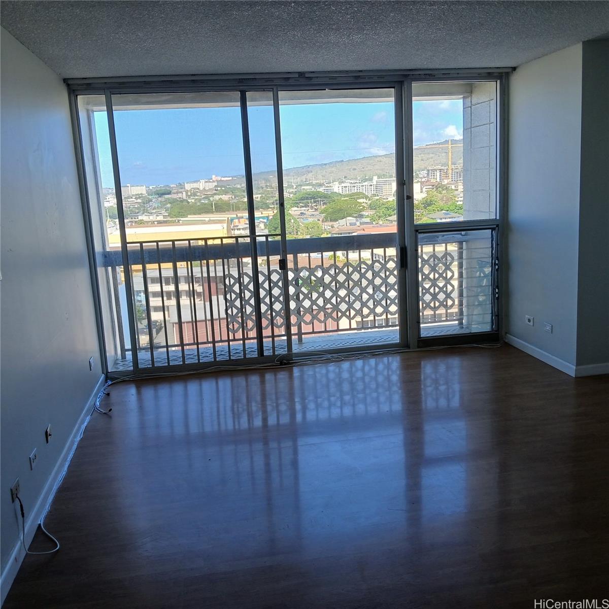 Liliha Square condo # 9H, Honolulu, Hawaii - photo 2 of 7