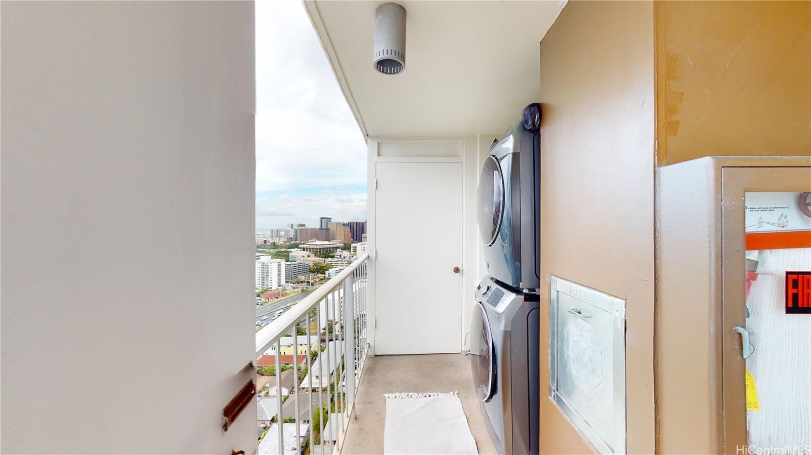 Academy Towers condo # 23E, Honolulu, Hawaii - photo 11 of 25