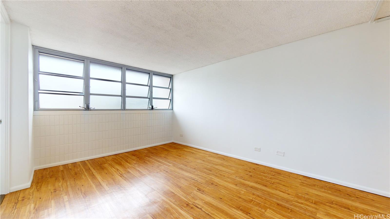 Academy Towers condo # 23E, Honolulu, Hawaii - photo 18 of 25