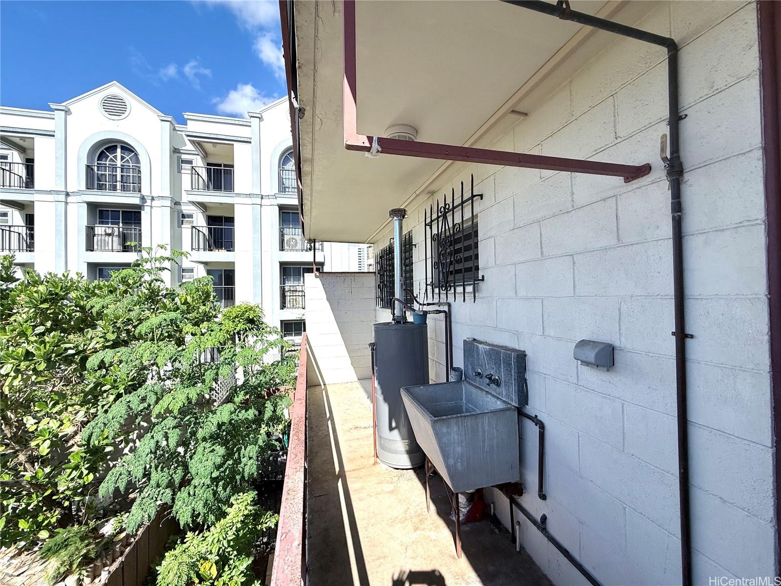 1426 Keeaumoku condo # B16, Honolulu, Hawaii - photo 15 of 18