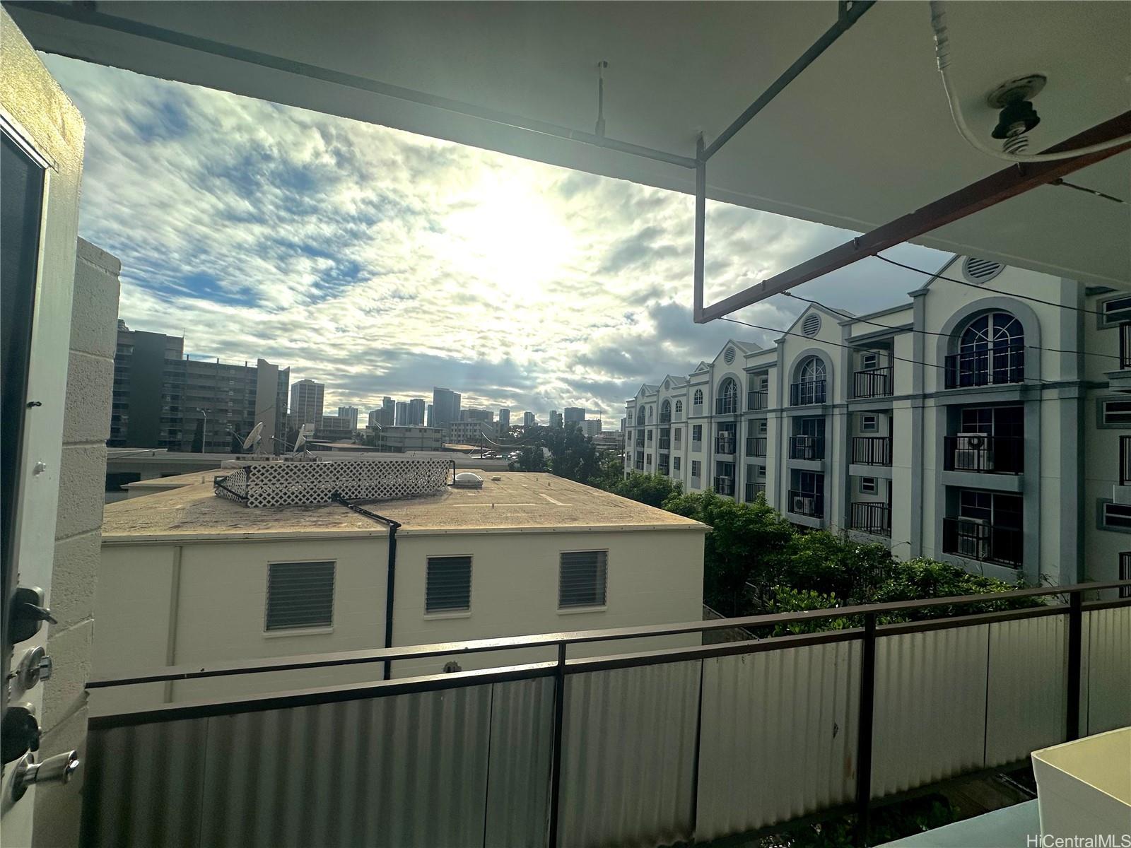 1426 Keeaumoku condo # C24, Honolulu, Hawaii - photo 8 of 14