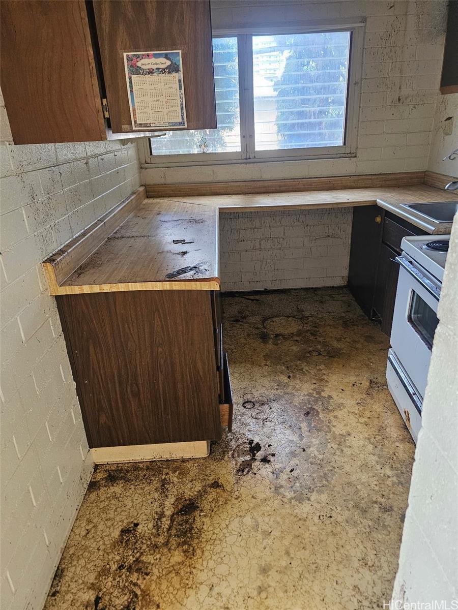 Alexander Gardens condo # 201, Honolulu, Hawaii - photo 8 of 10