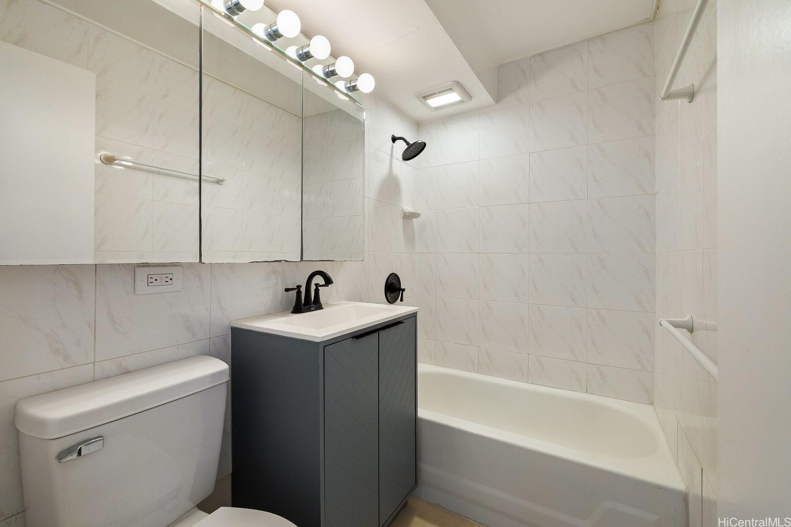 Alexander Gardens condo # 207, Honolulu, Hawaii - photo 14 of 25