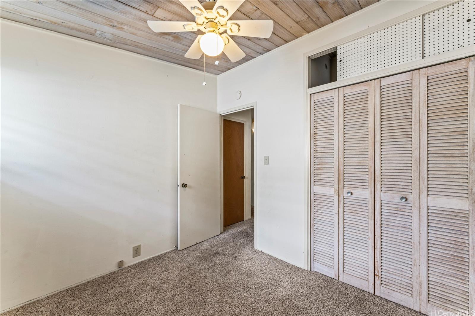 1427  Puanakau Street Foster Village, PearlCity home - photo 17 of 25