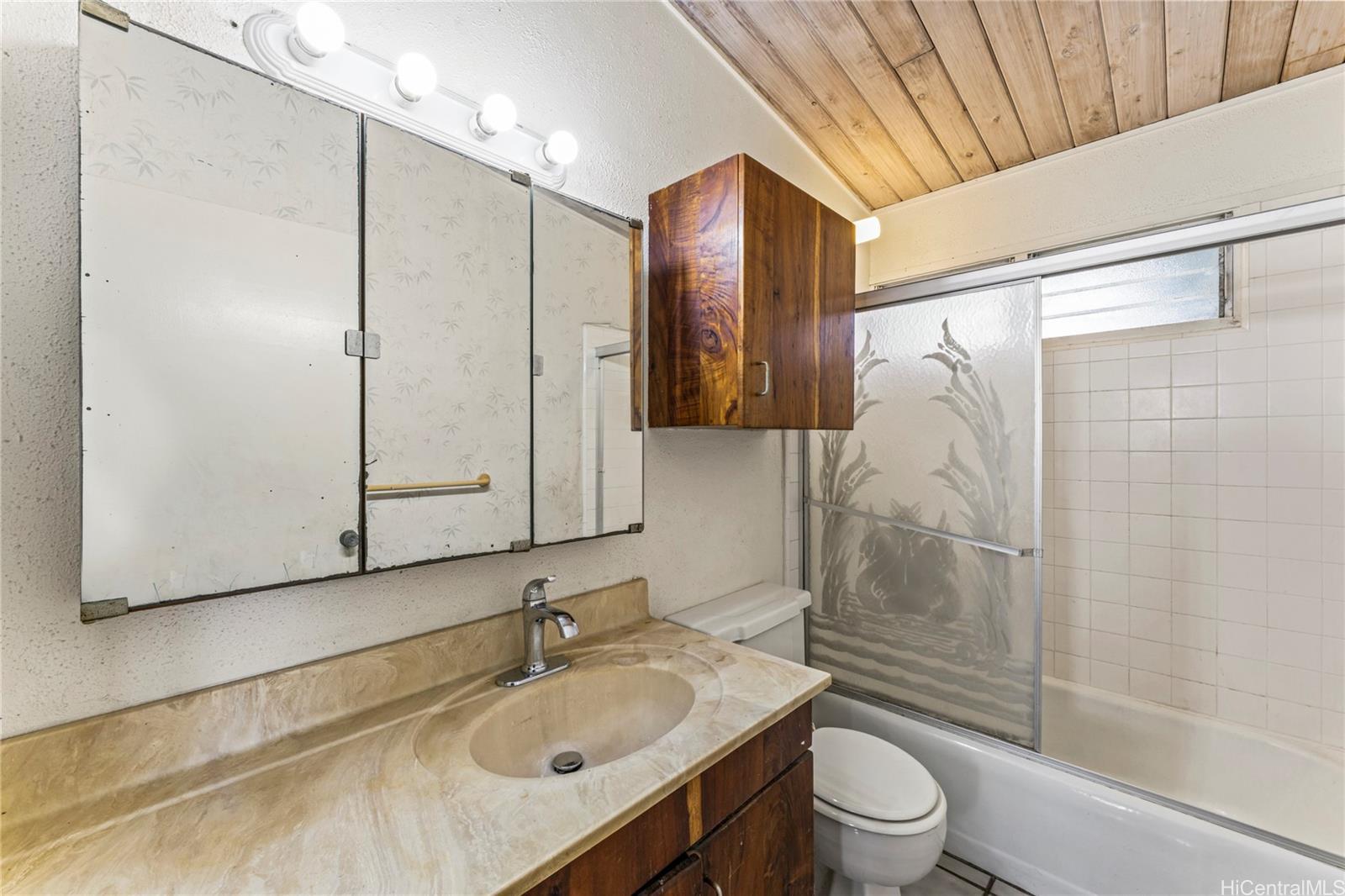 1427  Puanakau Street Foster Village, PearlCity home - photo 18 of 25