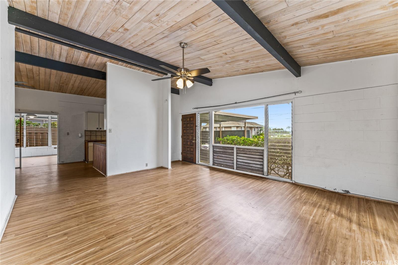 1427  Puanakau Street Foster Village, PearlCity home - photo 3 of 25