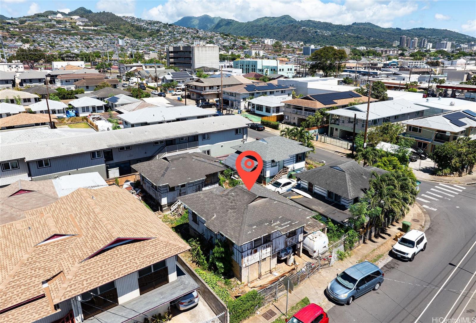 1428  Alokele Street Kalihi Area, Honolulu home - photo 2 of 17