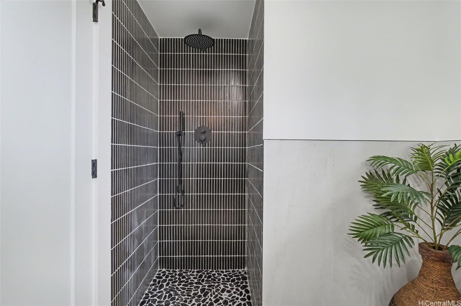 1430  Alewa Drive Alewa Heights, Honolulu home - photo 13 of 25