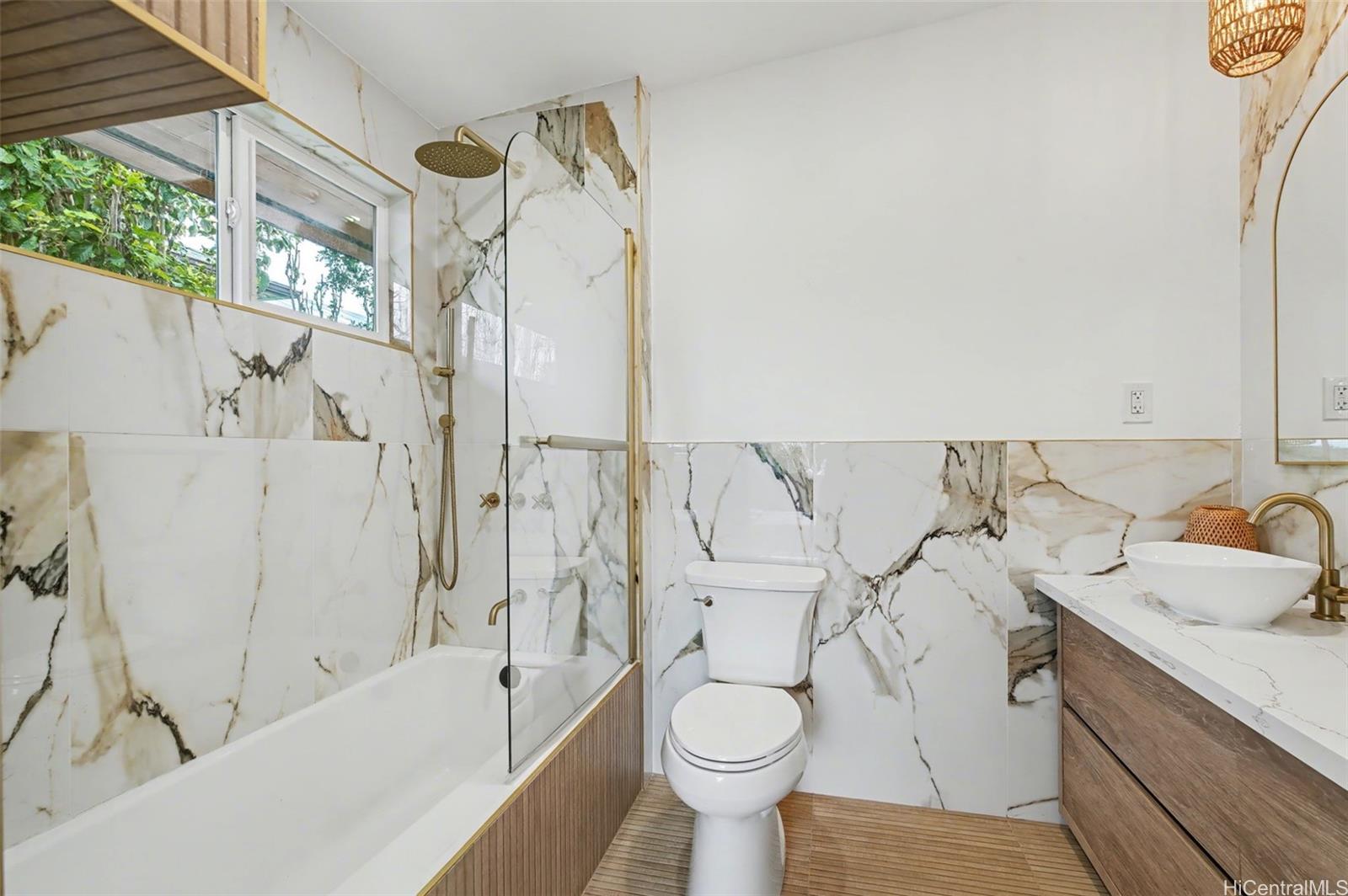 1430  Alewa Drive Alewa Heights, Honolulu home - photo 8 of 25