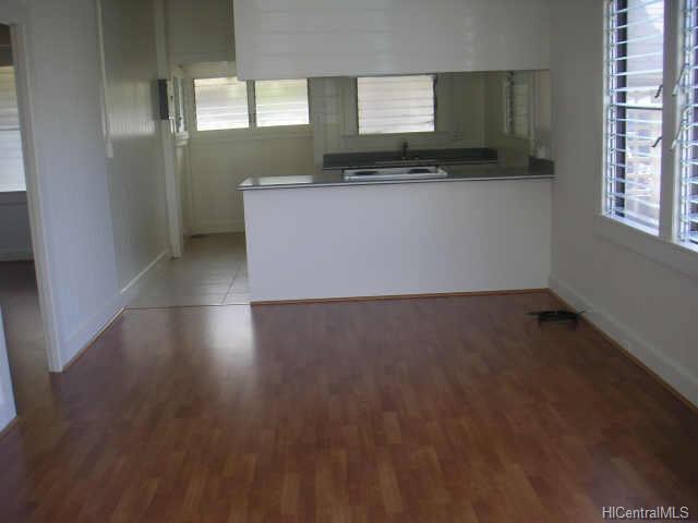 1431 10th Ave Honolulu Oahu commercial real estate photo3 of 4