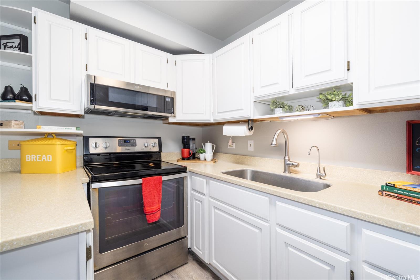 Makiki Parkside condo # 303, Honolulu, Hawaii - photo 8 of 23