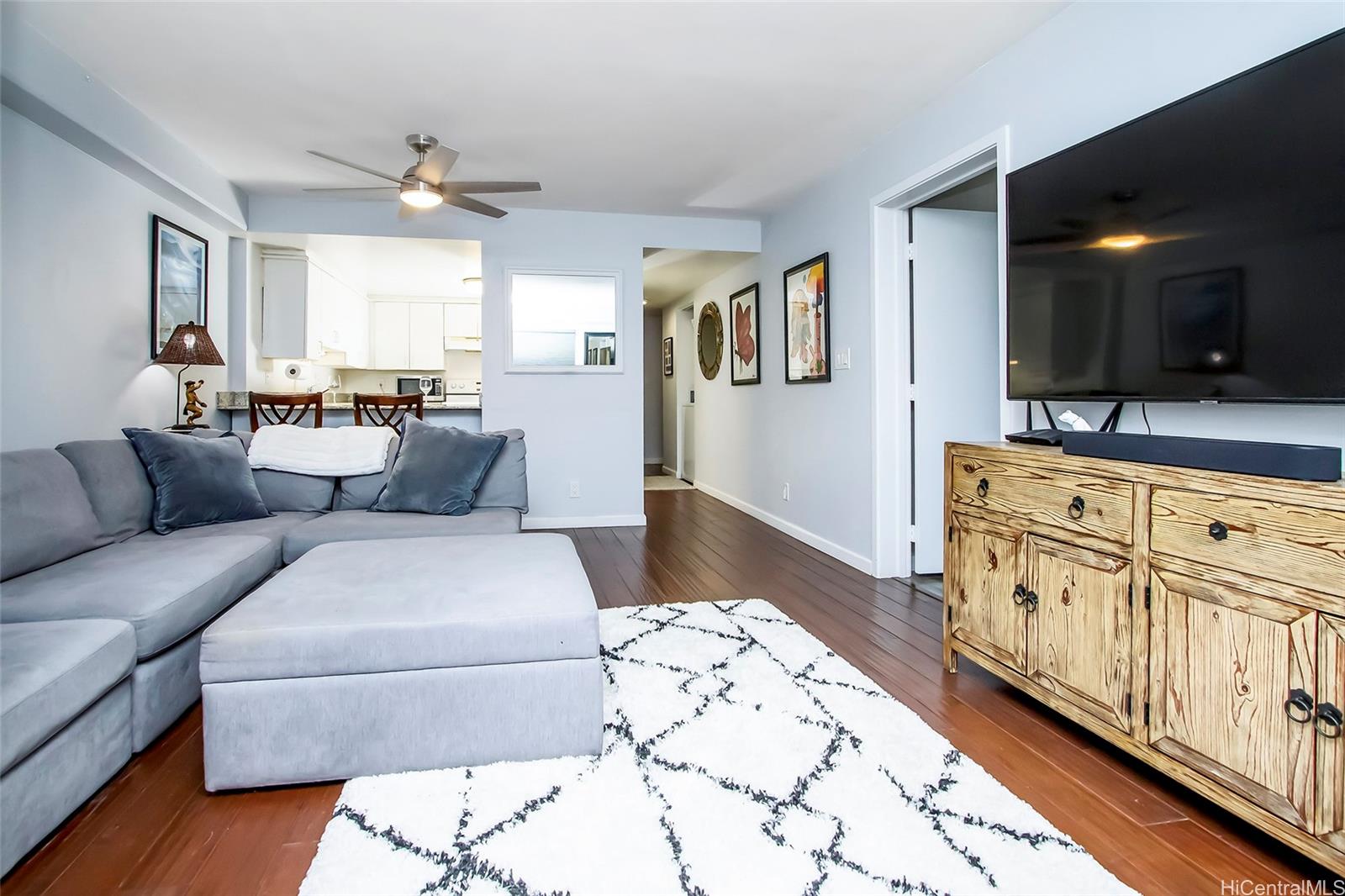 Fountains at Makiki condo # 309, Honolulu, Hawaii - photo 4 of 23