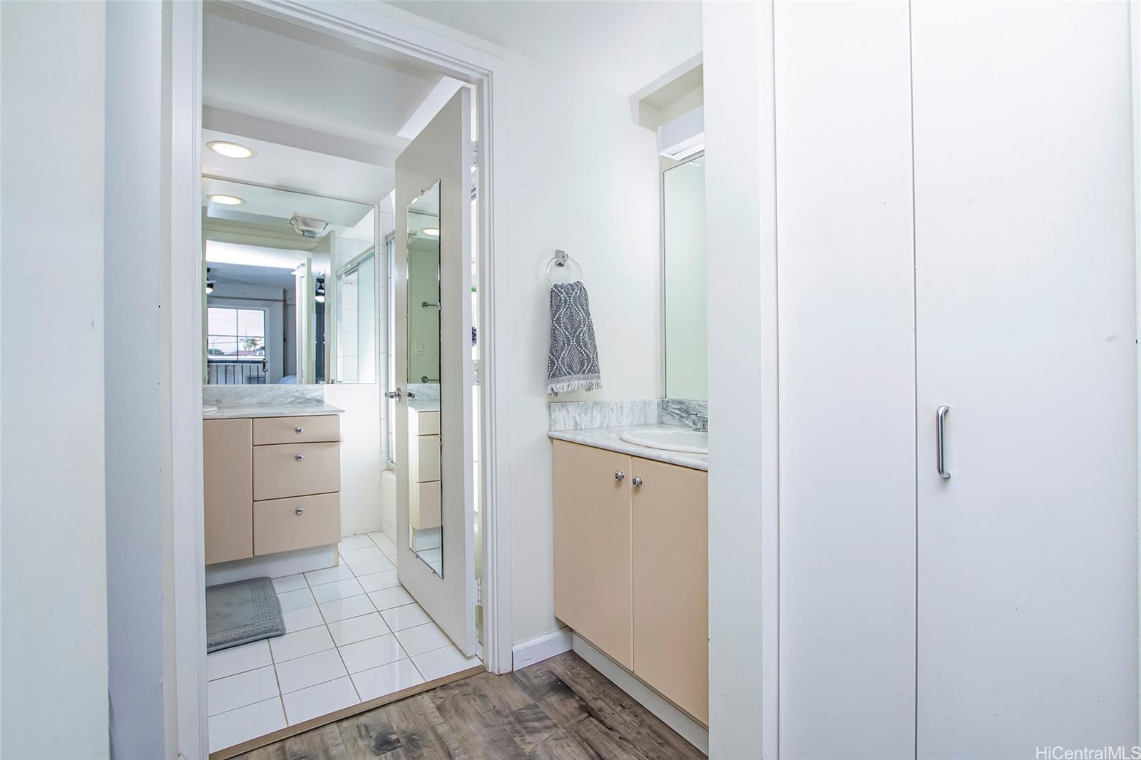 Fountains at Makiki condo # 309, Honolulu, Hawaii - photo 7 of 23