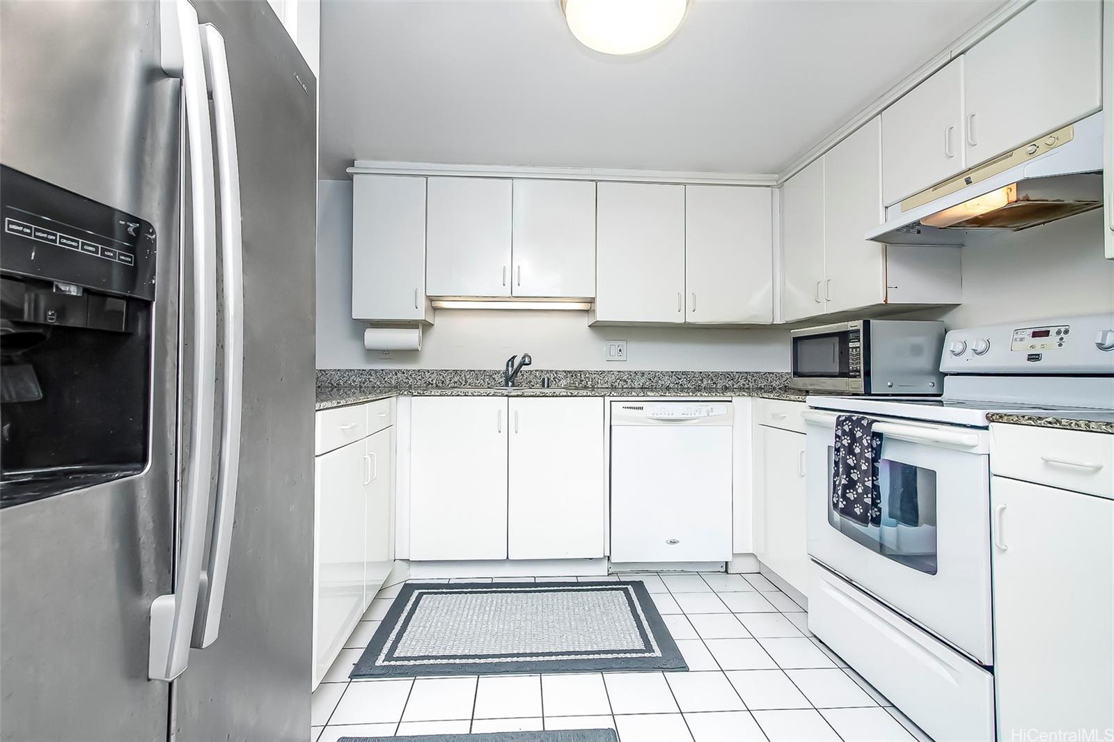 Fountains at Makiki condo # 309, Honolulu, Hawaii - photo 9 of 23