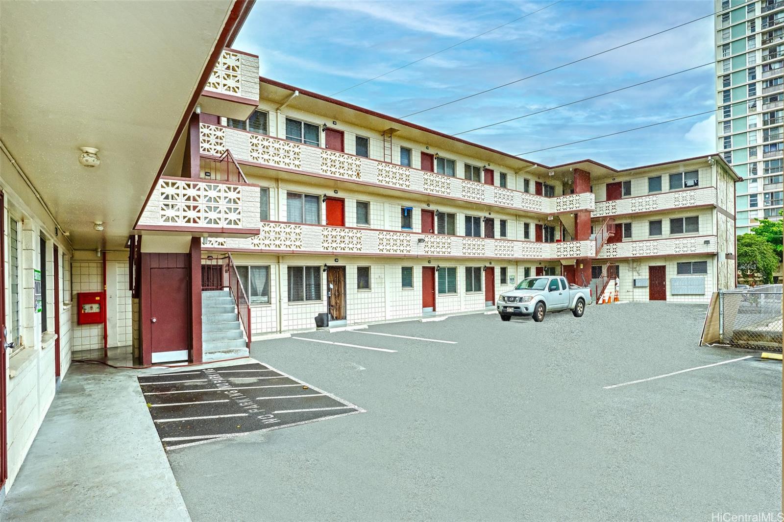 1438 Liliha Street Honolulu - Multi-family - photo 2 of 21