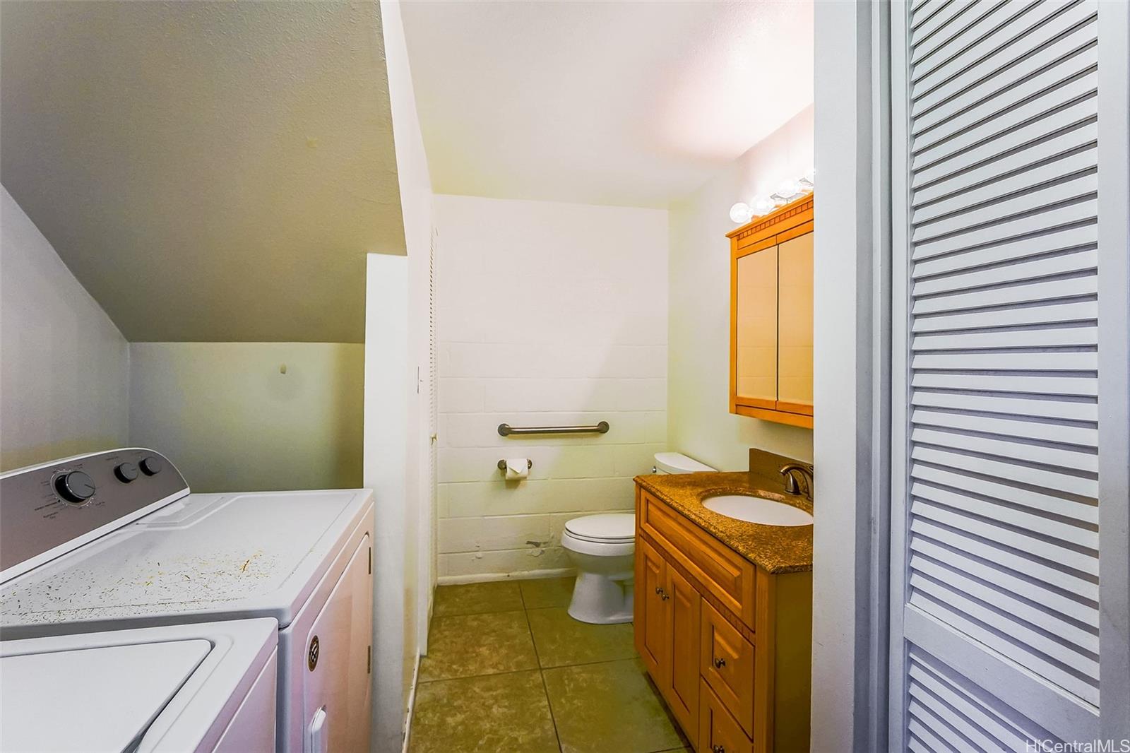 1439  Akuleana Place Enchanted Lake, Kailua home - photo 17 of 19