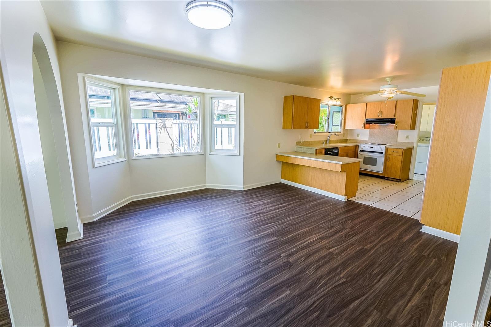 1439  Akuleana Place Enchanted Lake, Kailua home - photo 5 of 19