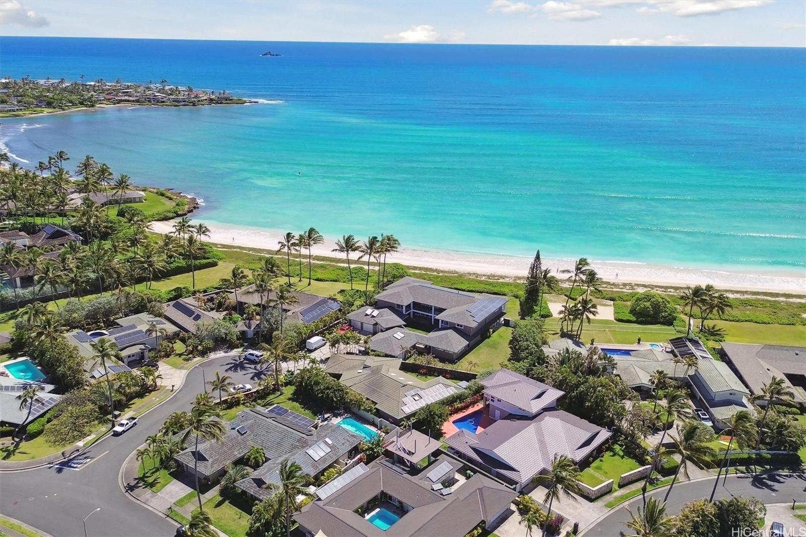 144  Kaimoani Way Beachside, Kailua home - photo 2 of 23