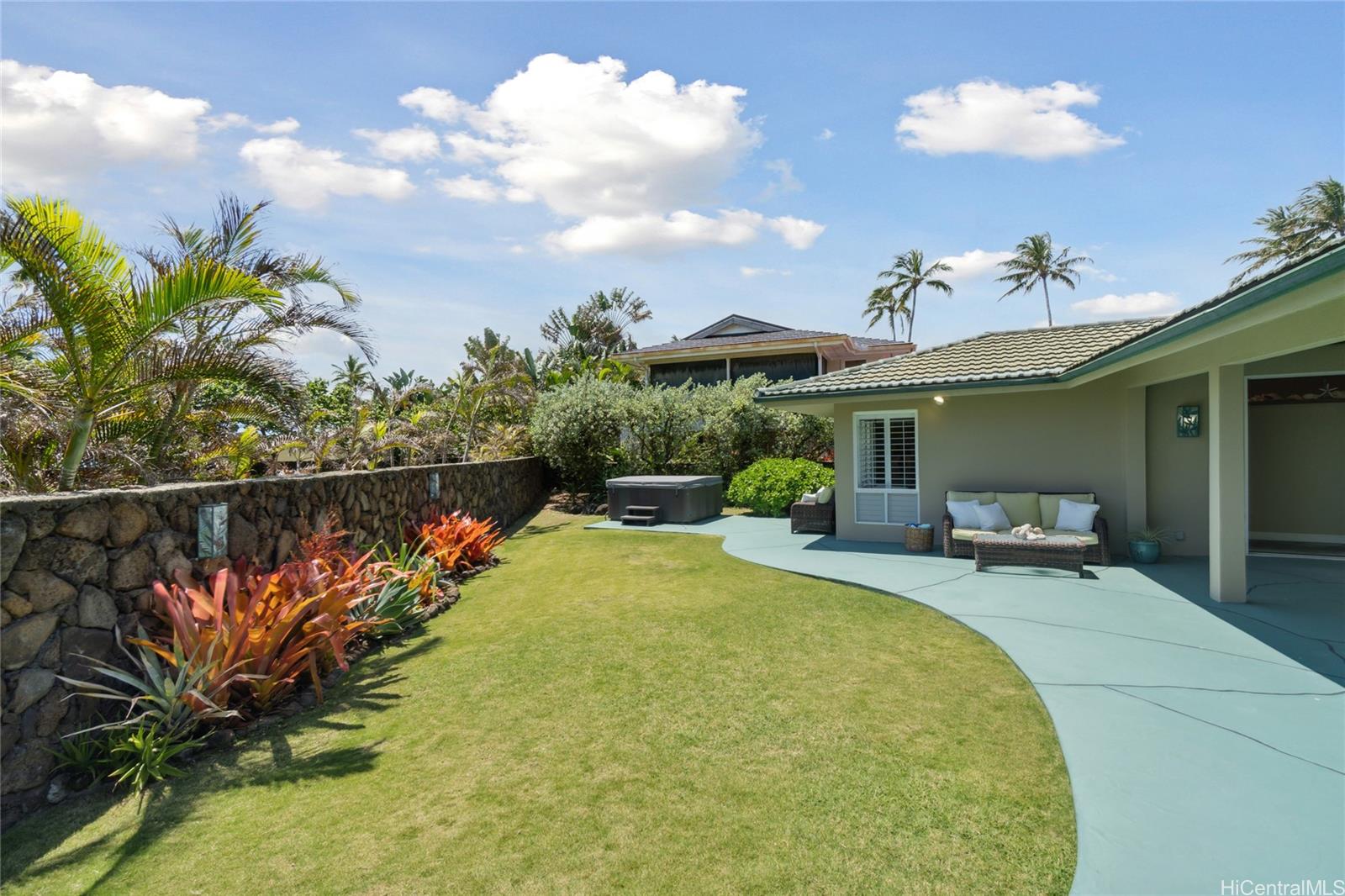 144  Kaimoani Way Beachside, Kailua home - photo 21 of 23