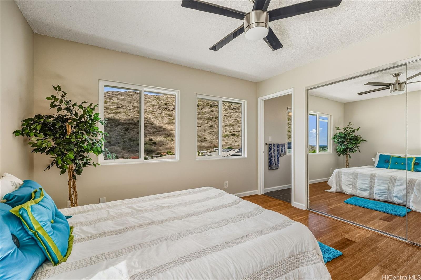 1440  Miloiki Street Kamiloiki, Hawaii Kai home - photo 11 of 25