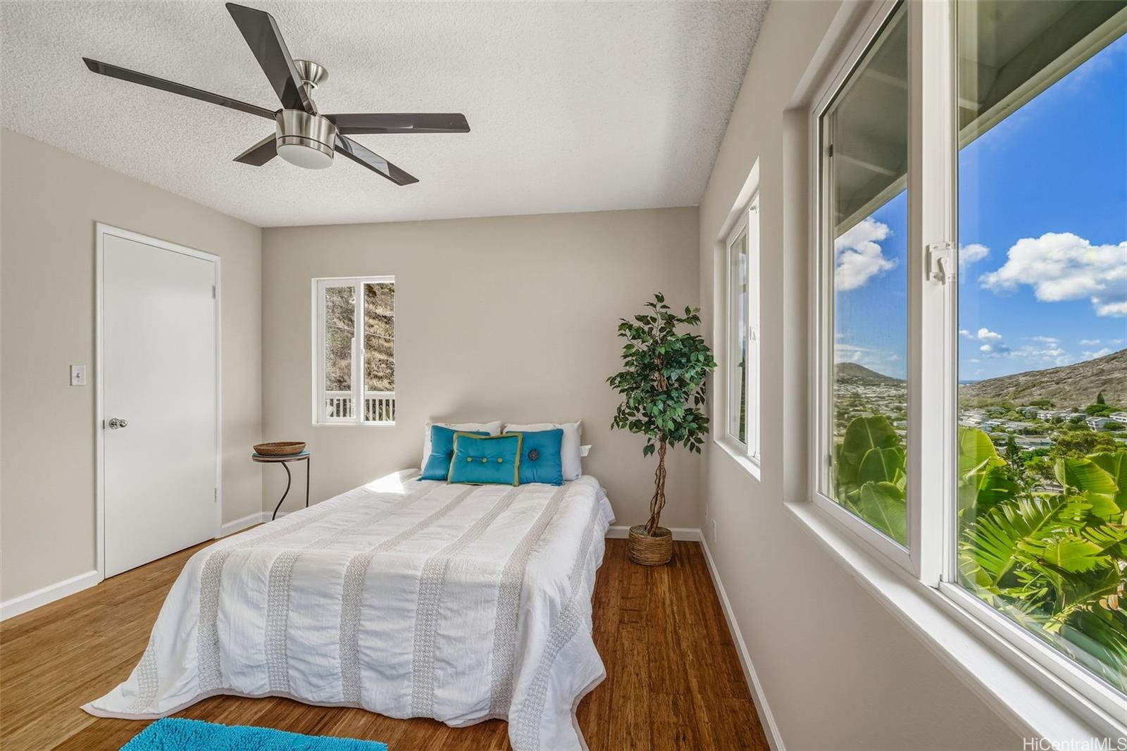 1440  Miloiki Street Kamiloiki, Hawaii Kai home - photo 12 of 25