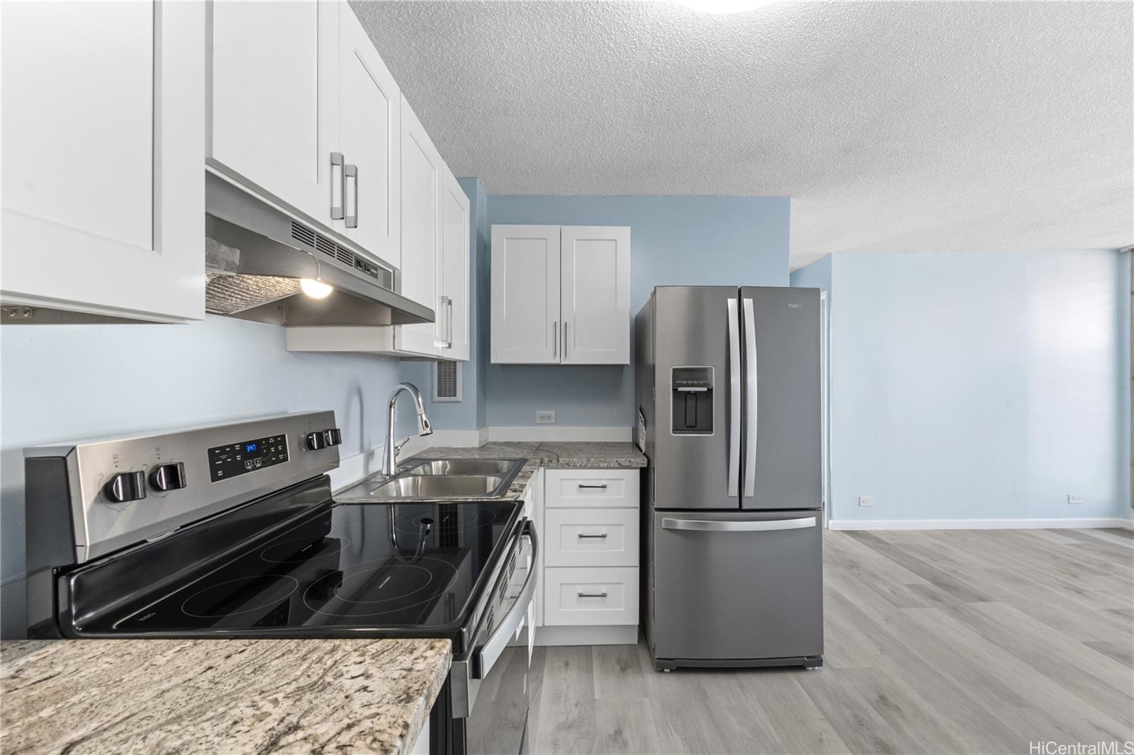 Ward Villa condo # 402, Honolulu, Hawaii - photo 2 of 13