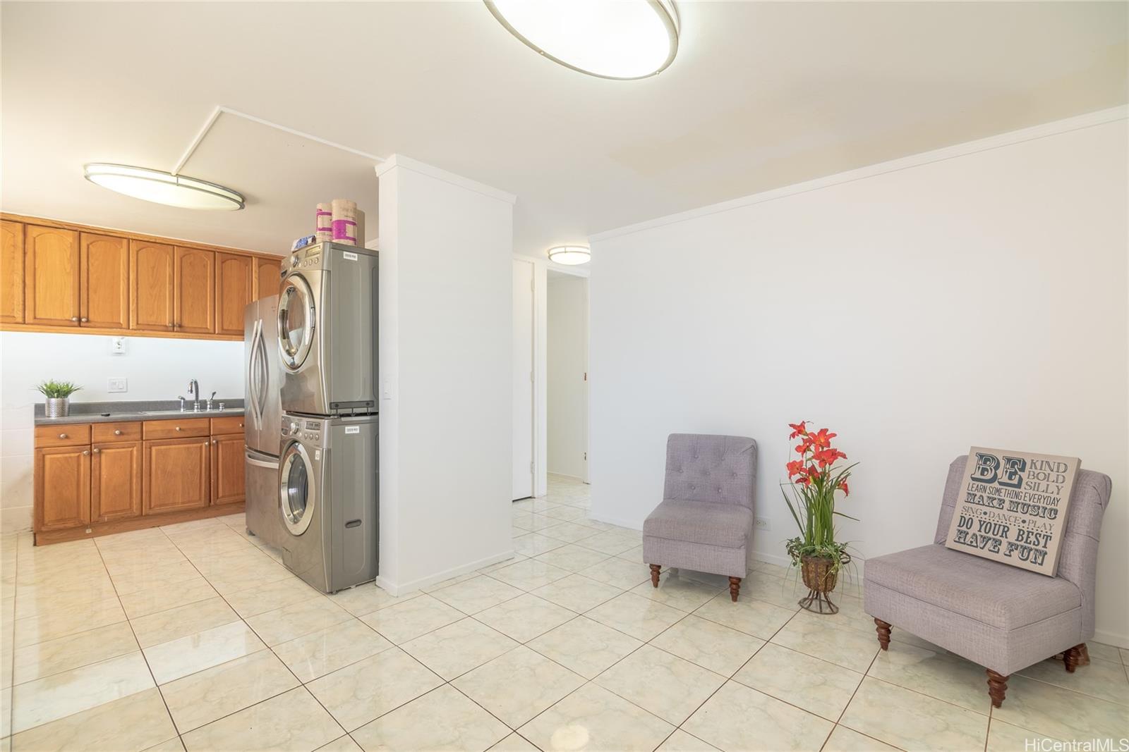 Gardens E142, 1441 Kaumualii Street, Honolulu Kalihi Area