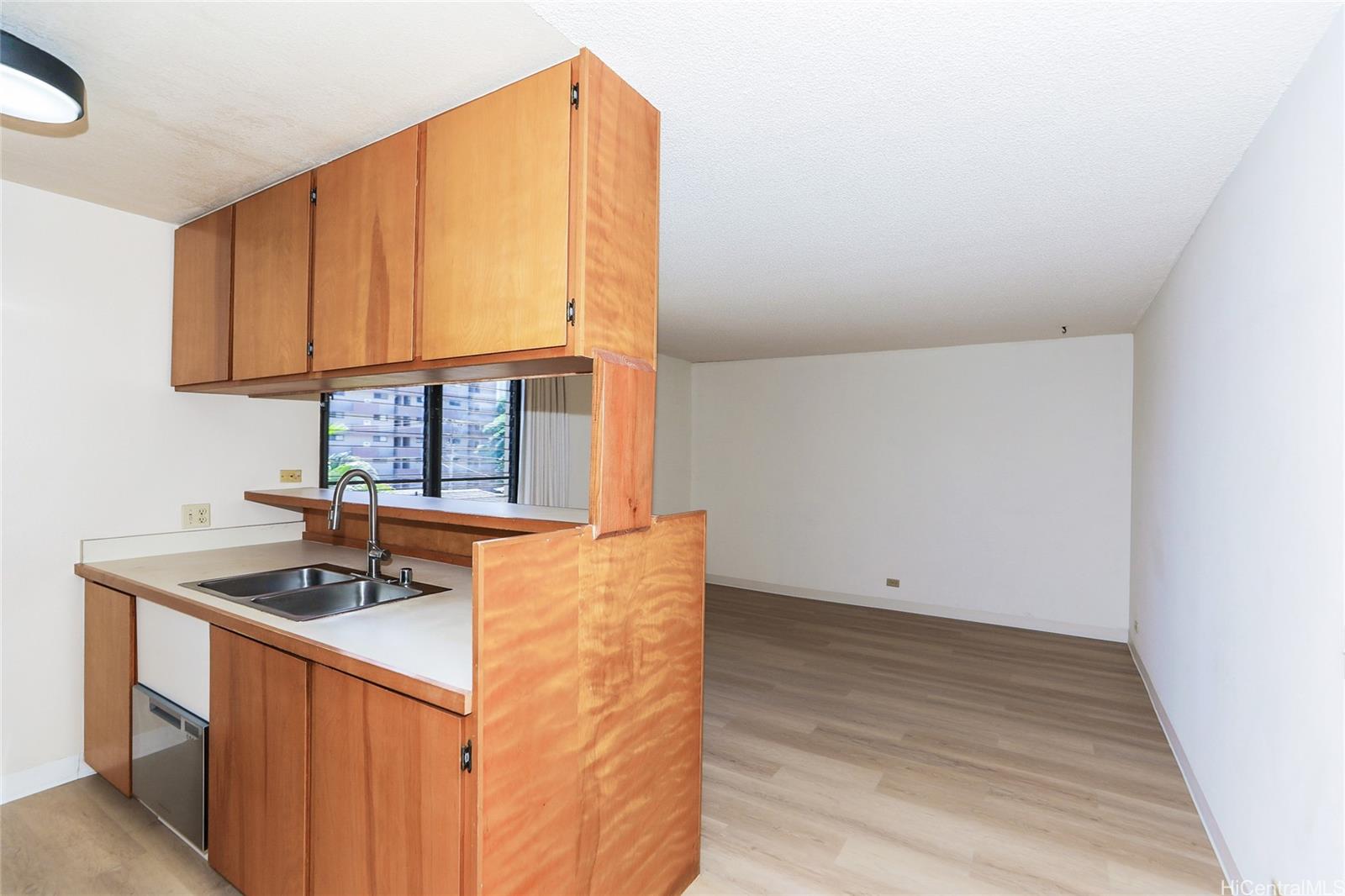 1441 Piikoi St Honolulu - Rental - photo 2 of 16