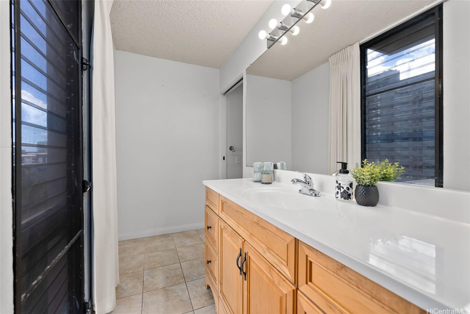 Piikoi Atrium condo # 405, Honolulu, Hawaii - photo 13 of 24