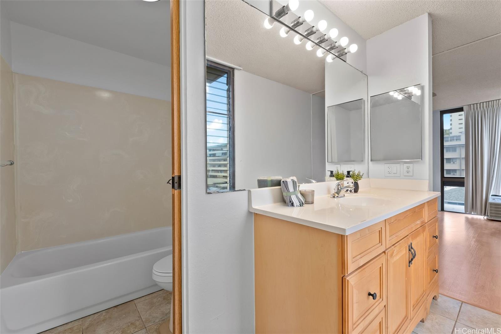 Piikoi Atrium condo # 405, Honolulu, Hawaii - photo 14 of 24