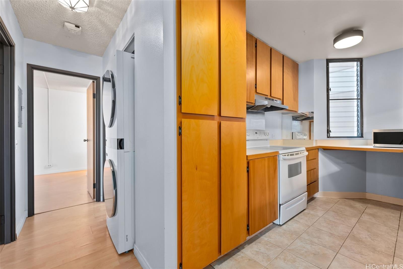 Piikoi Atrium condo # 405, Honolulu, Hawaii - photo 17 of 24