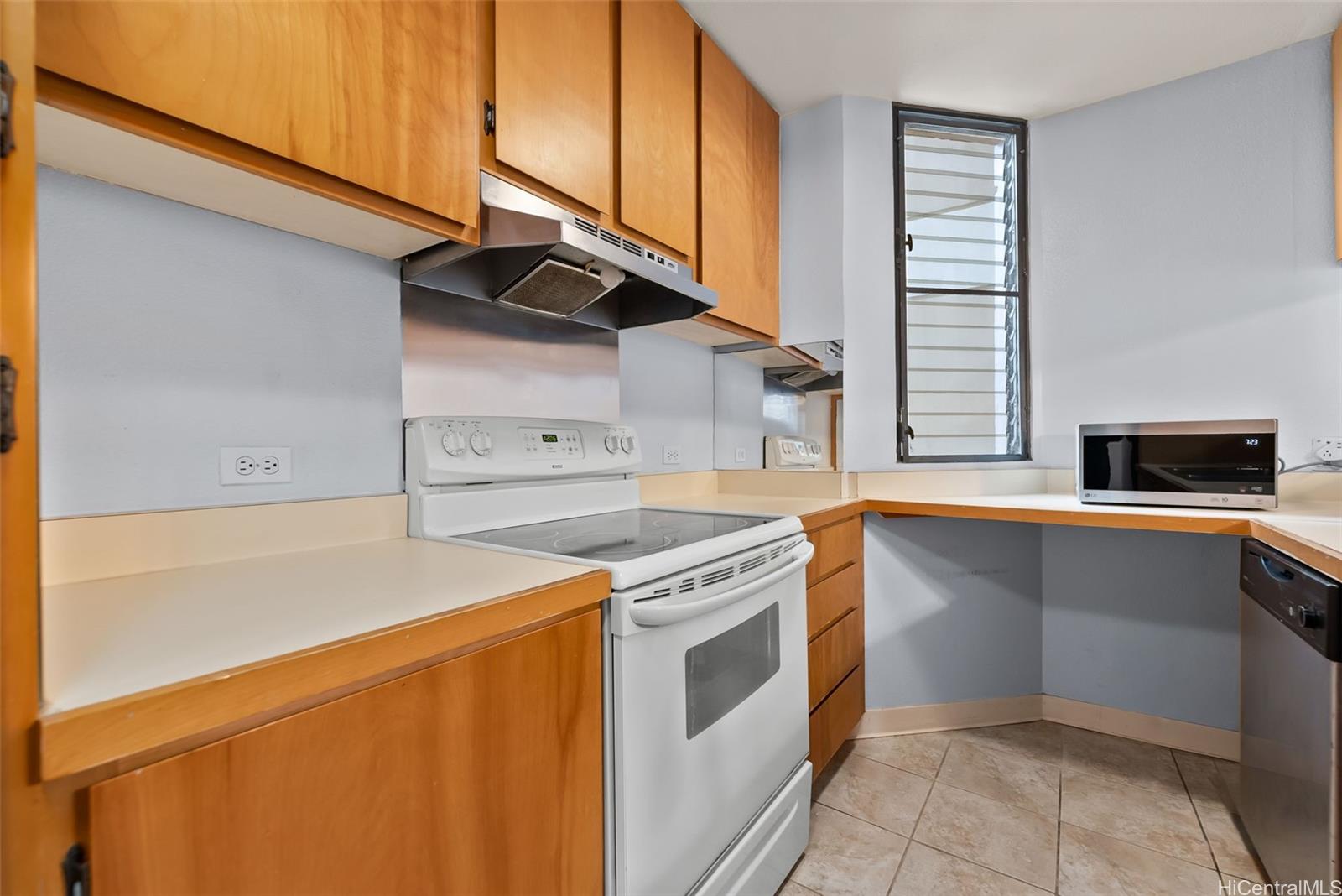 Piikoi Atrium condo # 405, Honolulu, Hawaii - photo 7 of 24