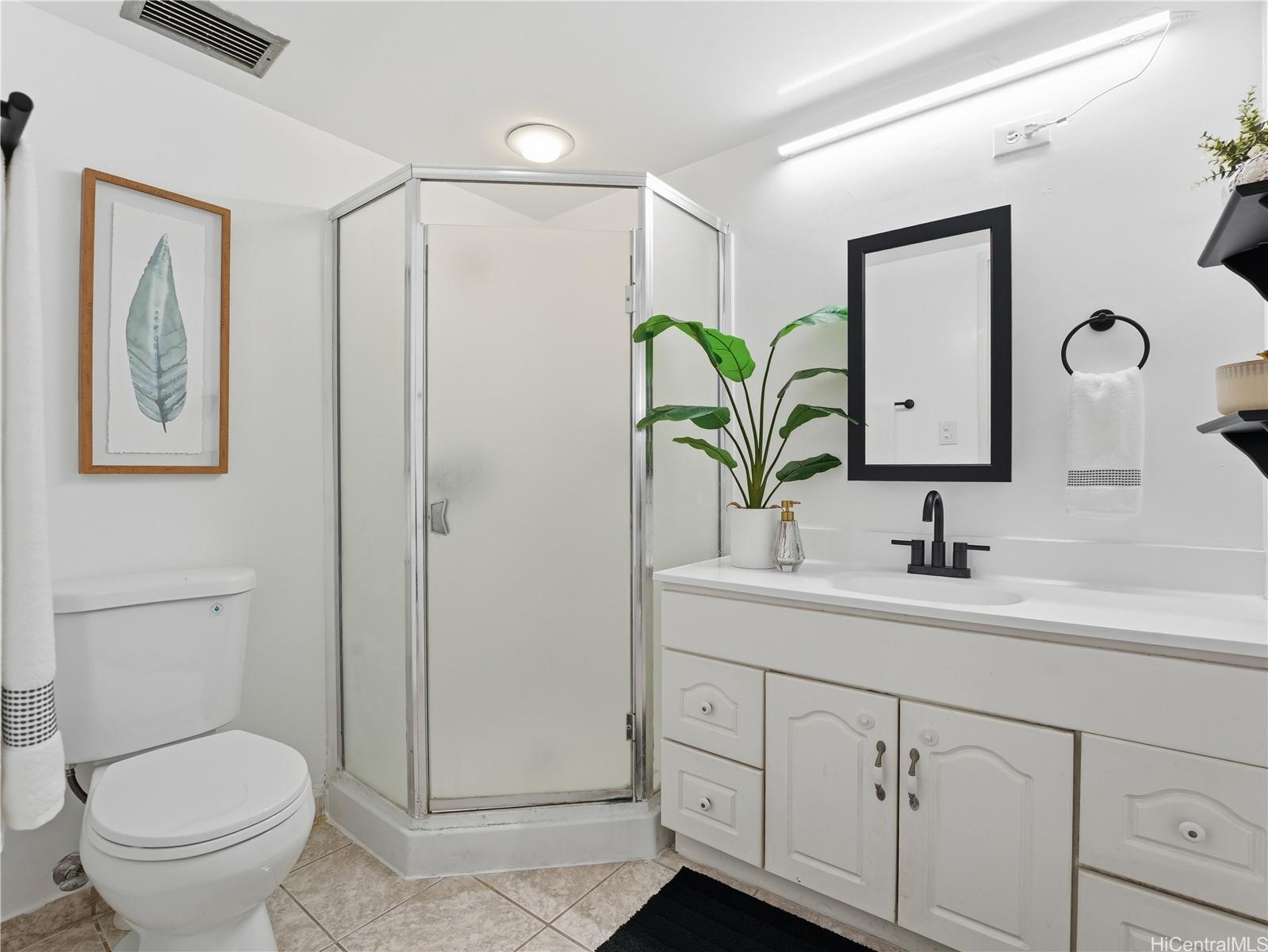 Victoria Plaza condo # 1403, Honolulu, Hawaii - photo 12 of 24