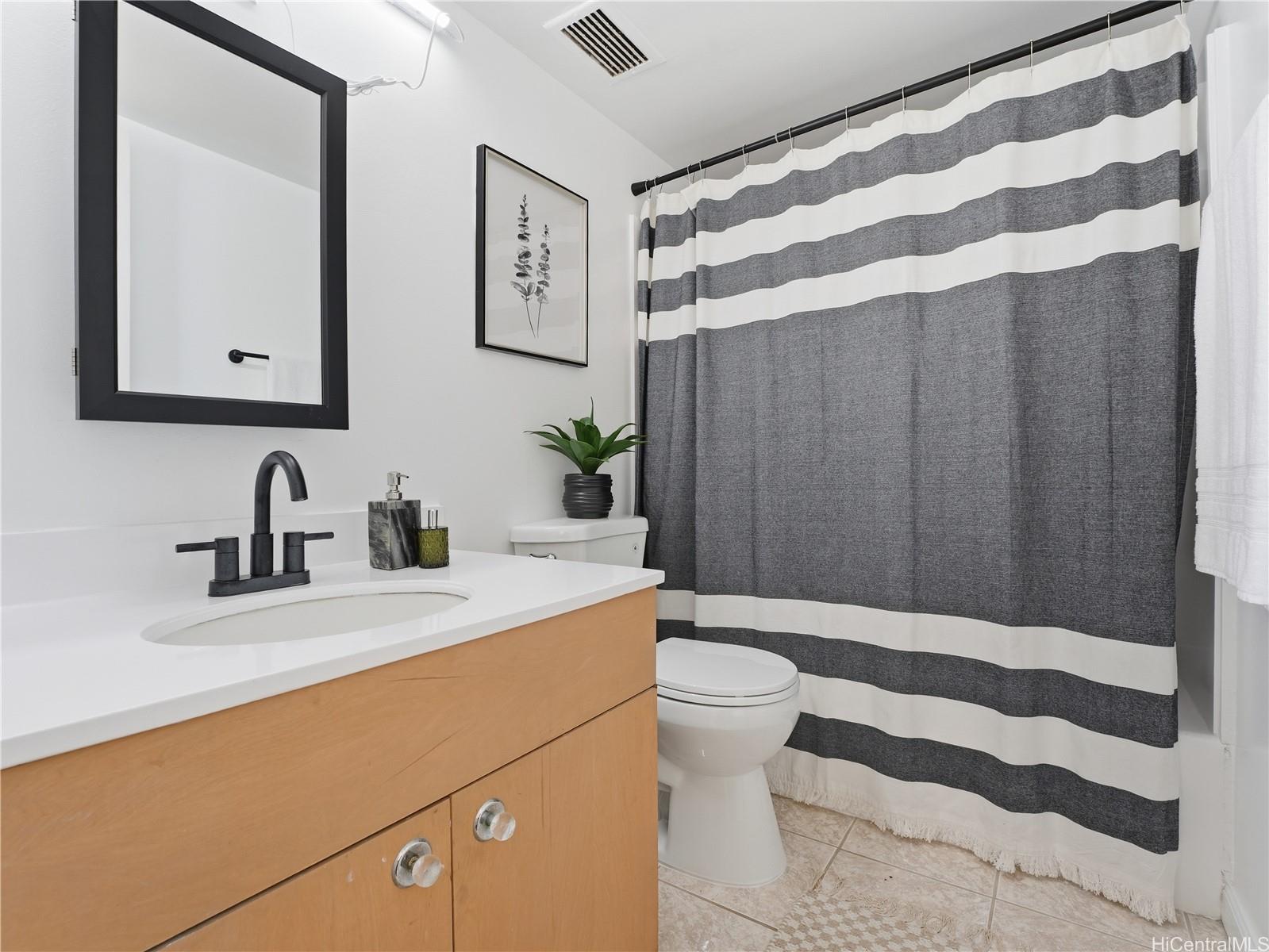 Victoria Plaza condo # 1403, Honolulu, Hawaii - photo 15 of 24