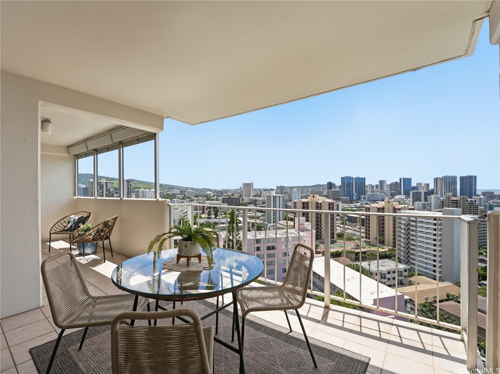 Victoria Plaza condo # 1403, Honolulu, Hawaii - photo 3 of 24