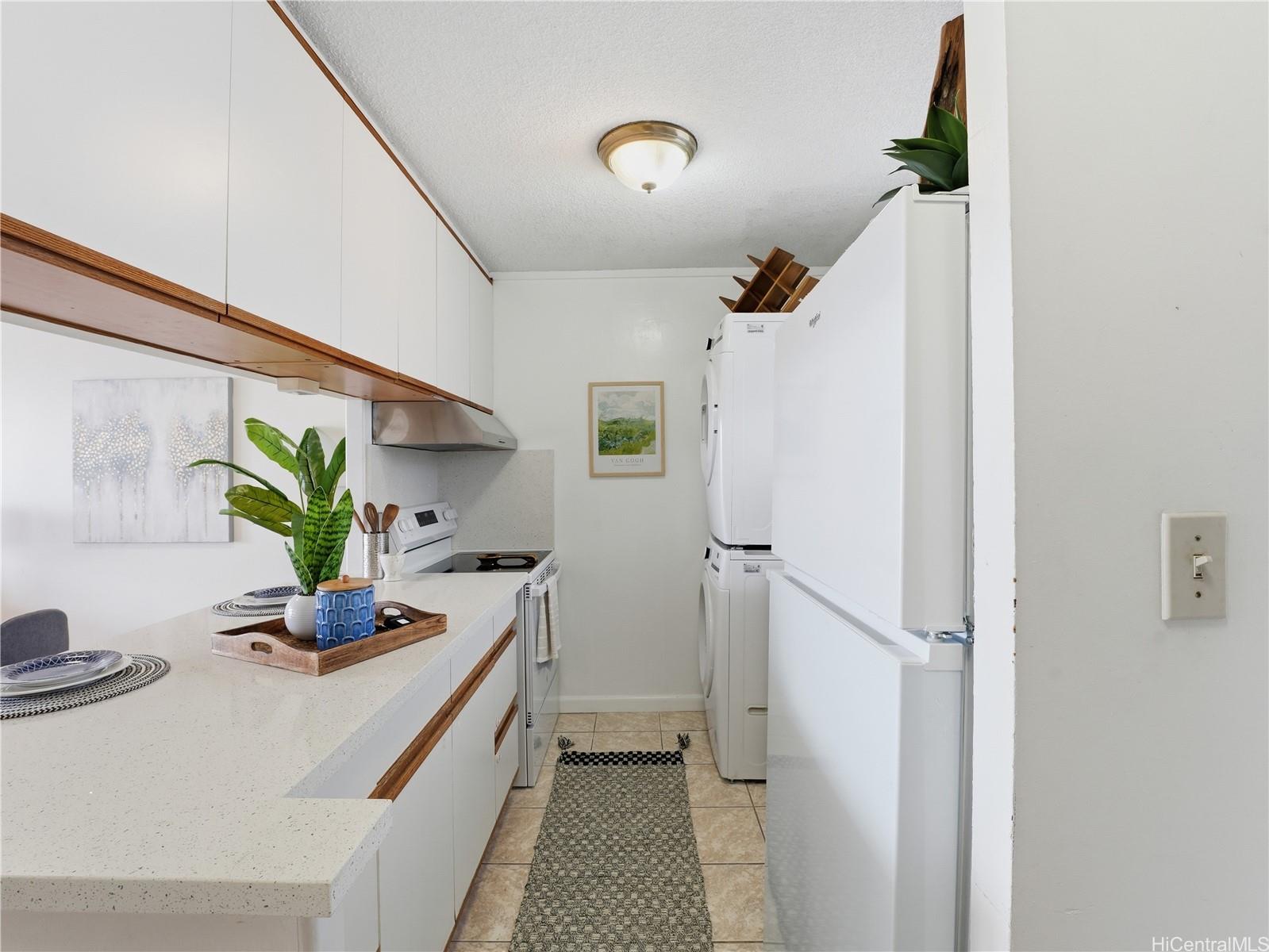 Victoria Plaza condo # 1403, Honolulu, Hawaii - photo 9 of 24