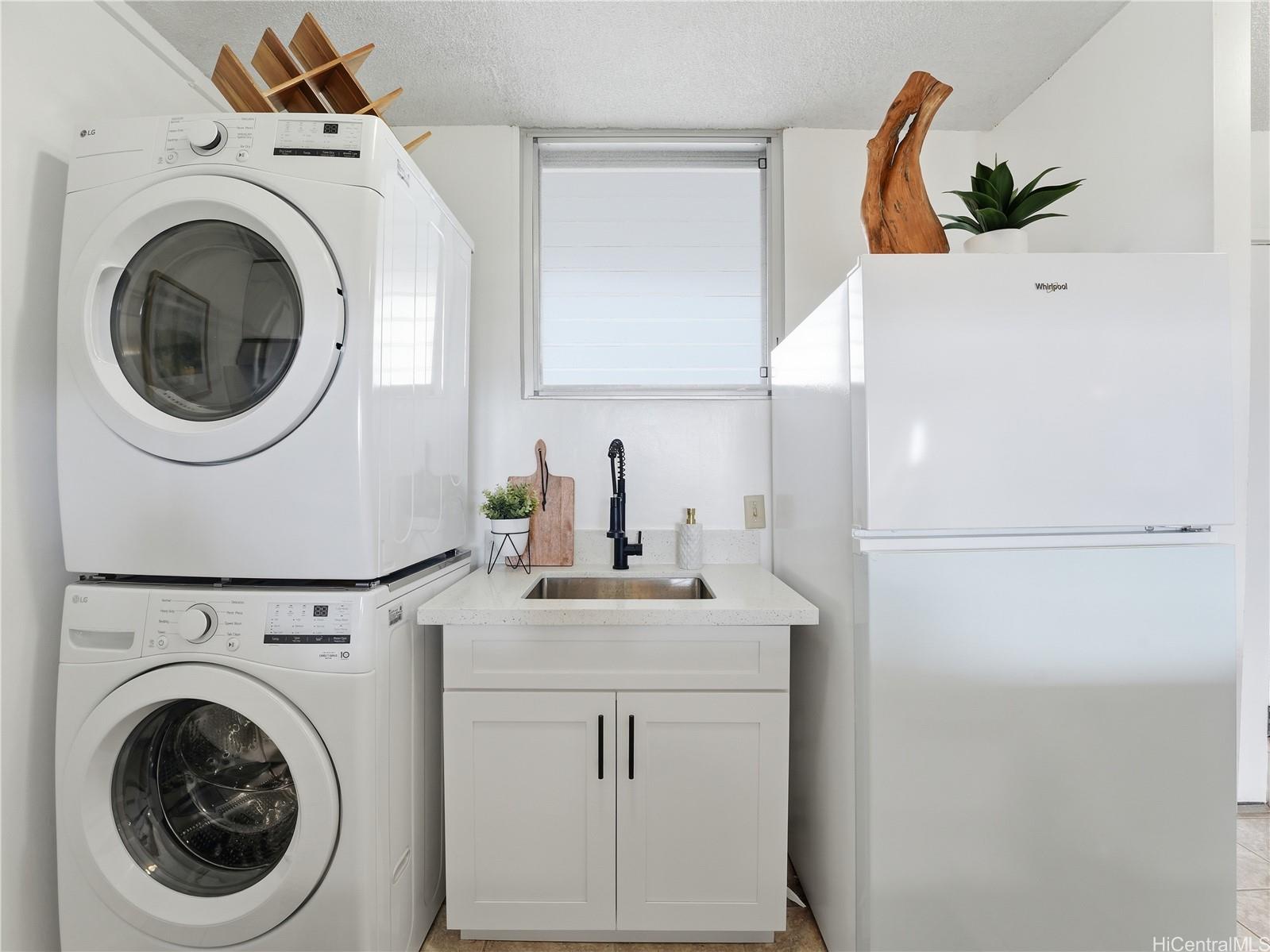 Victoria Plaza condo # 1403, Honolulu, Hawaii - photo 10 of 24