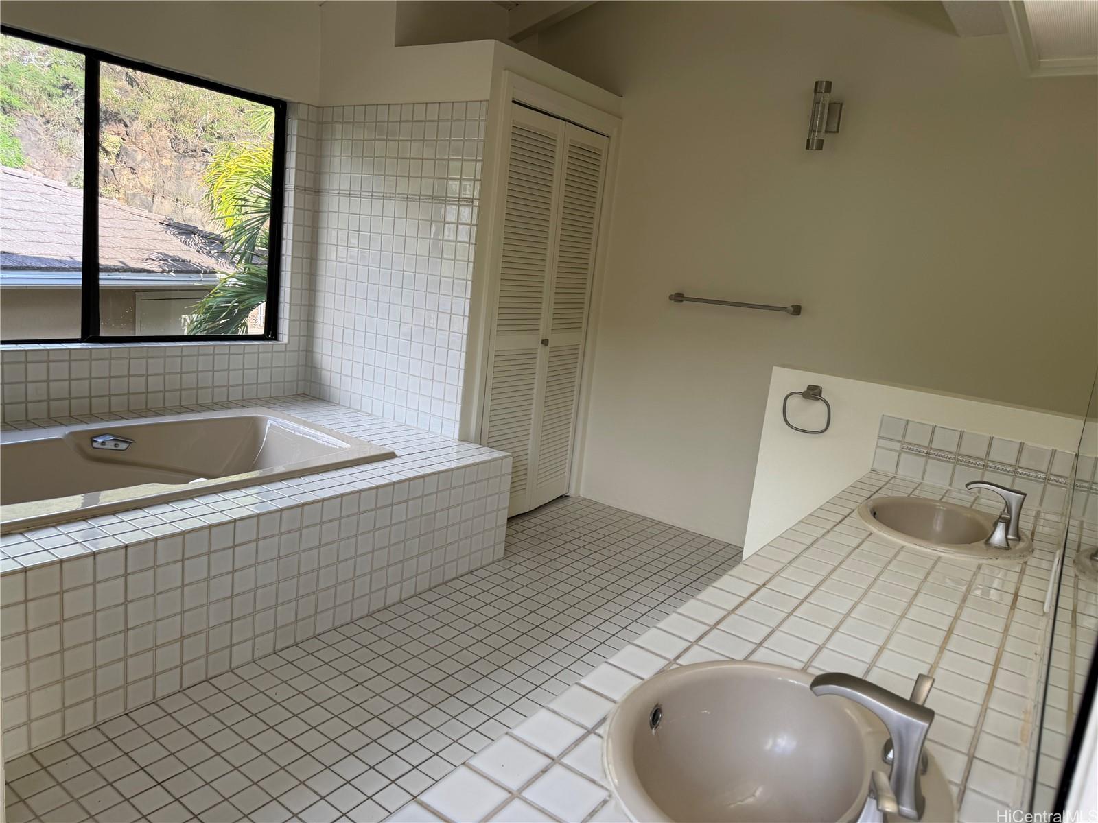 Kalani Iki townhouse # 11, HONOLULU, Hawaii - photo 17 of 19