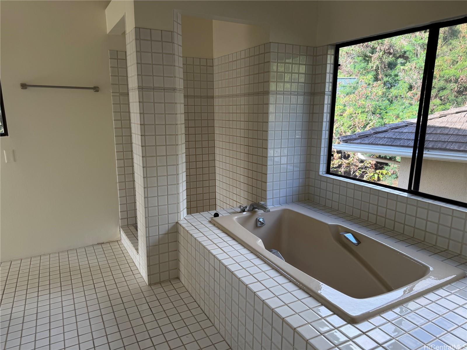 Kalani Iki townhouse # 11, HONOLULU, Hawaii - photo 18 of 19