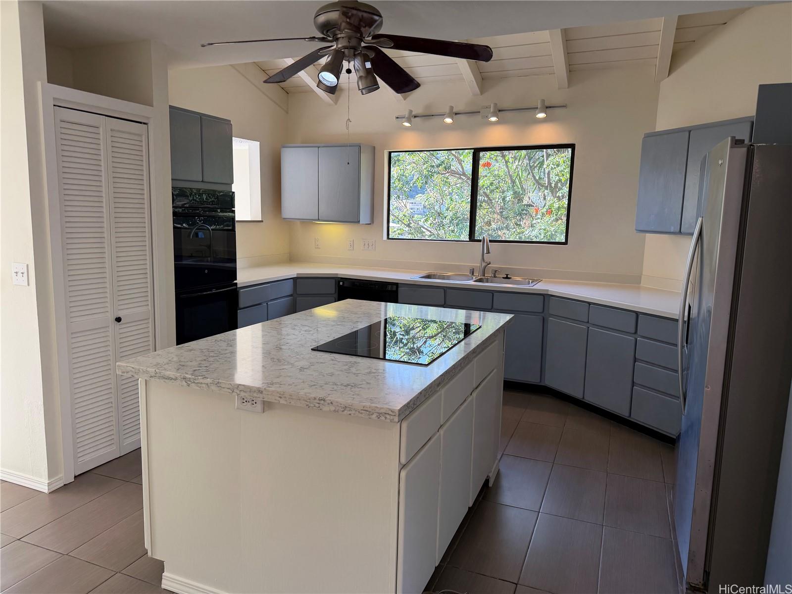 Kalani Iki townhouse # 11, HONOLULU, Hawaii - photo 4 of 19