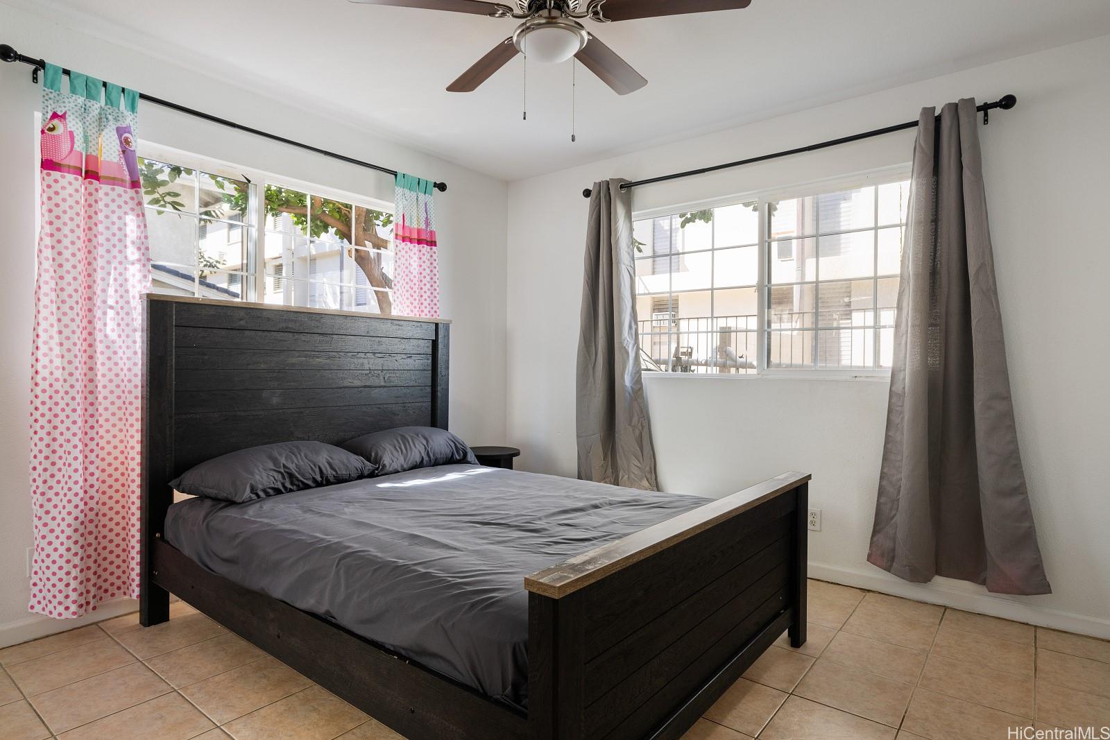 1446 Liholiho St Honolulu - Multi-family - photo 4 of 21