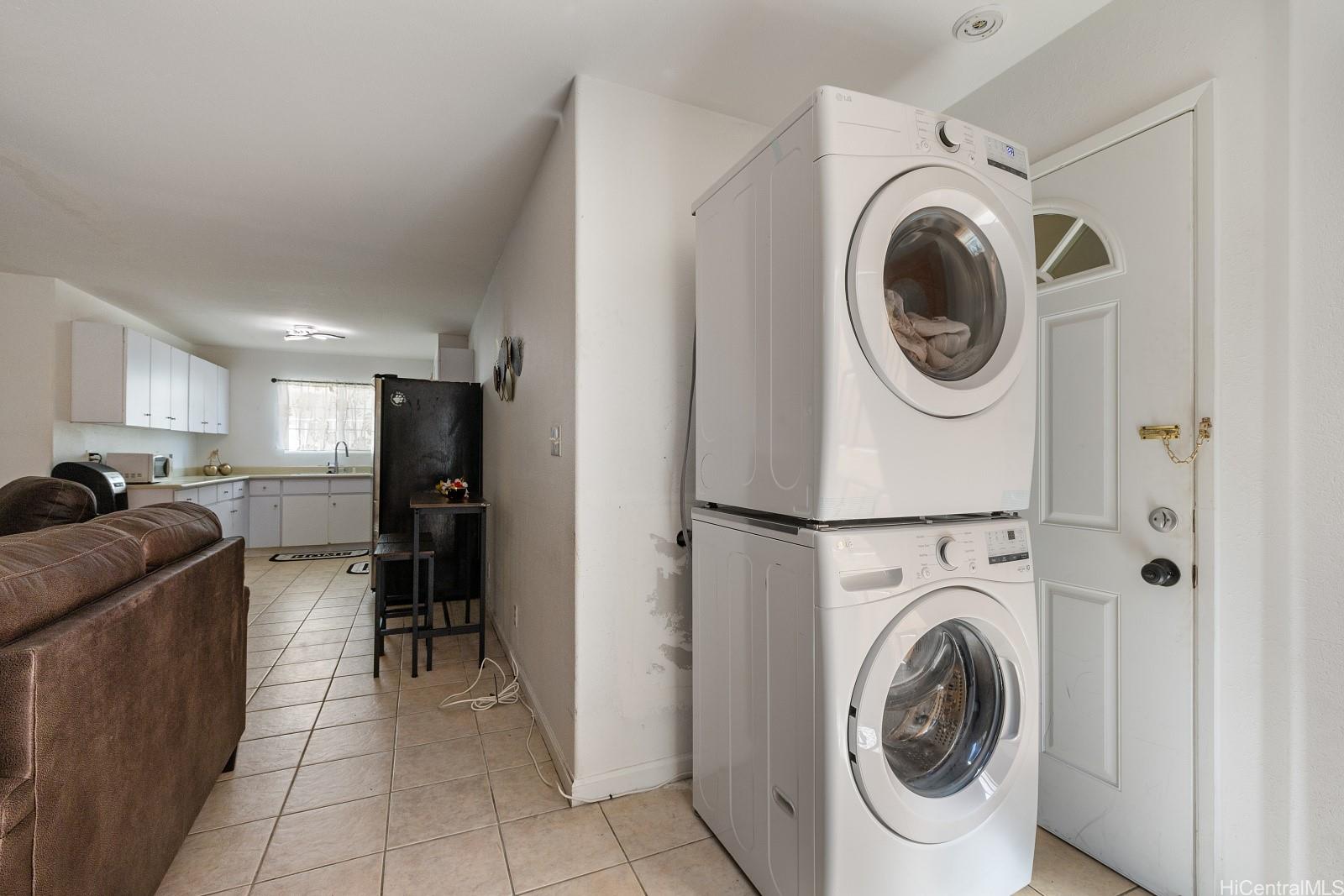 1446 Liholiho St Honolulu - Multi-family - photo 6 of 21