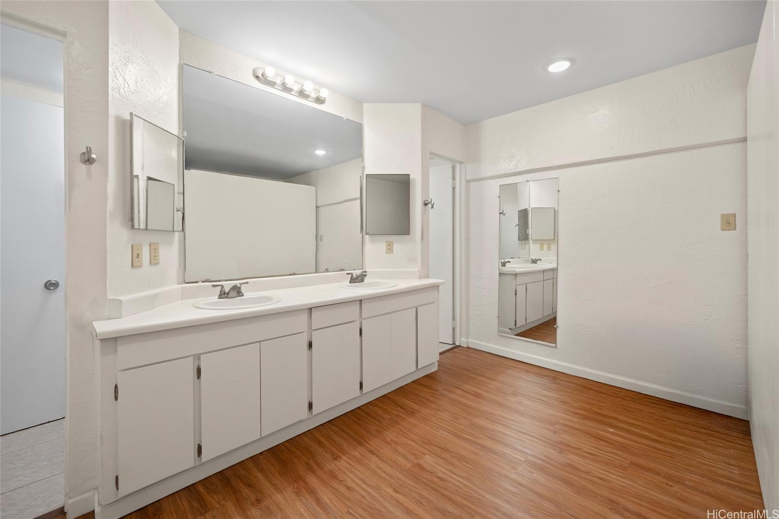 Ode Rancho condo # 307, Honolulu, Hawaii - photo 11 of 16