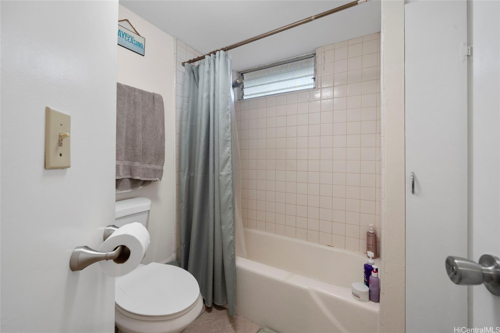 Ode Rancho condo # 307, Honolulu, Hawaii - photo 13 of 16