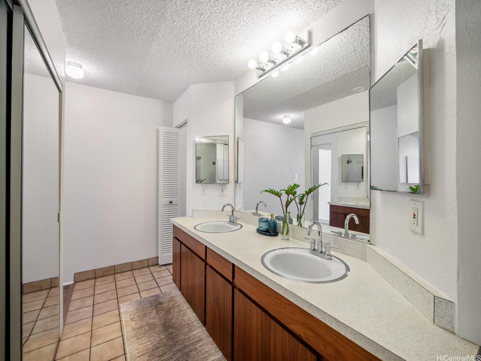 Ode Rancho condo # 502, Honolulu, Hawaii - photo 17 of 22