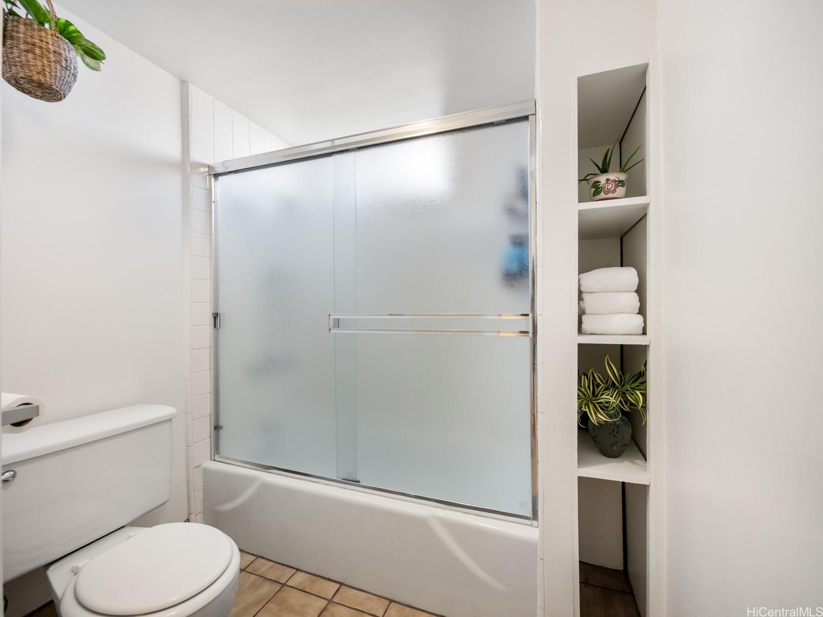 Ode Rancho condo # 502, Honolulu, Hawaii - photo 8 of 22